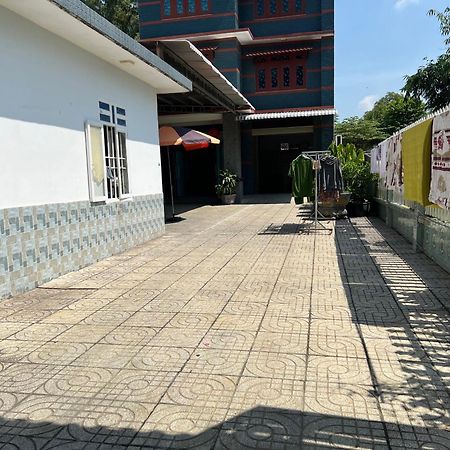 Nhà Nghỉ Hồng Trang - Thủ Dầu Một Esterno foto