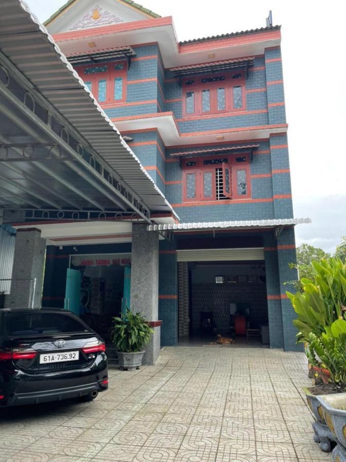 Nhà Nghỉ Hồng Trang - Thủ Dầu Một Esterno foto