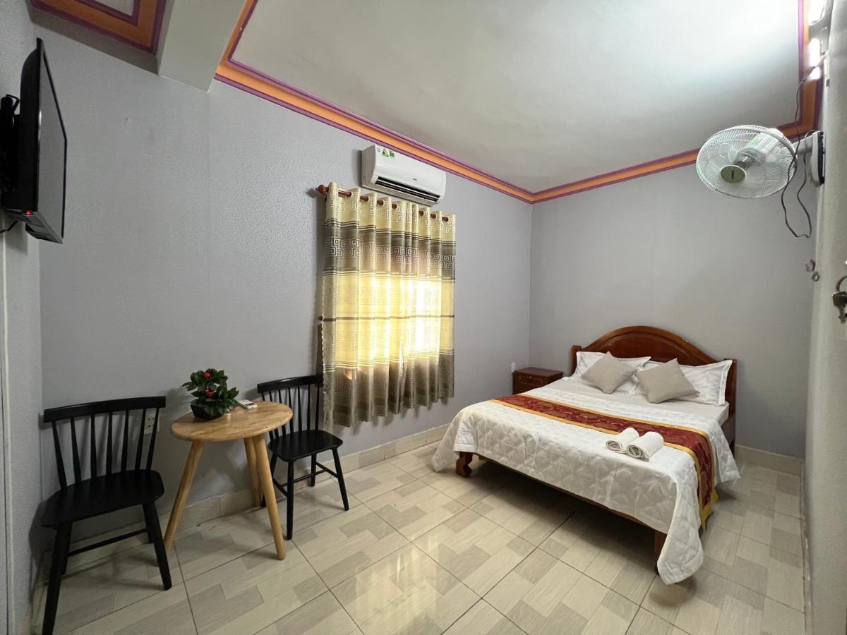 Nhà Nghỉ Hồng Trang - Thủ Dầu Một Esterno foto